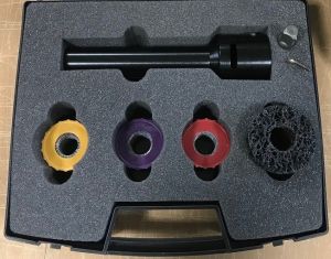KIT DE NETTOYAGE POUR GOUJONS ET MOYEUX