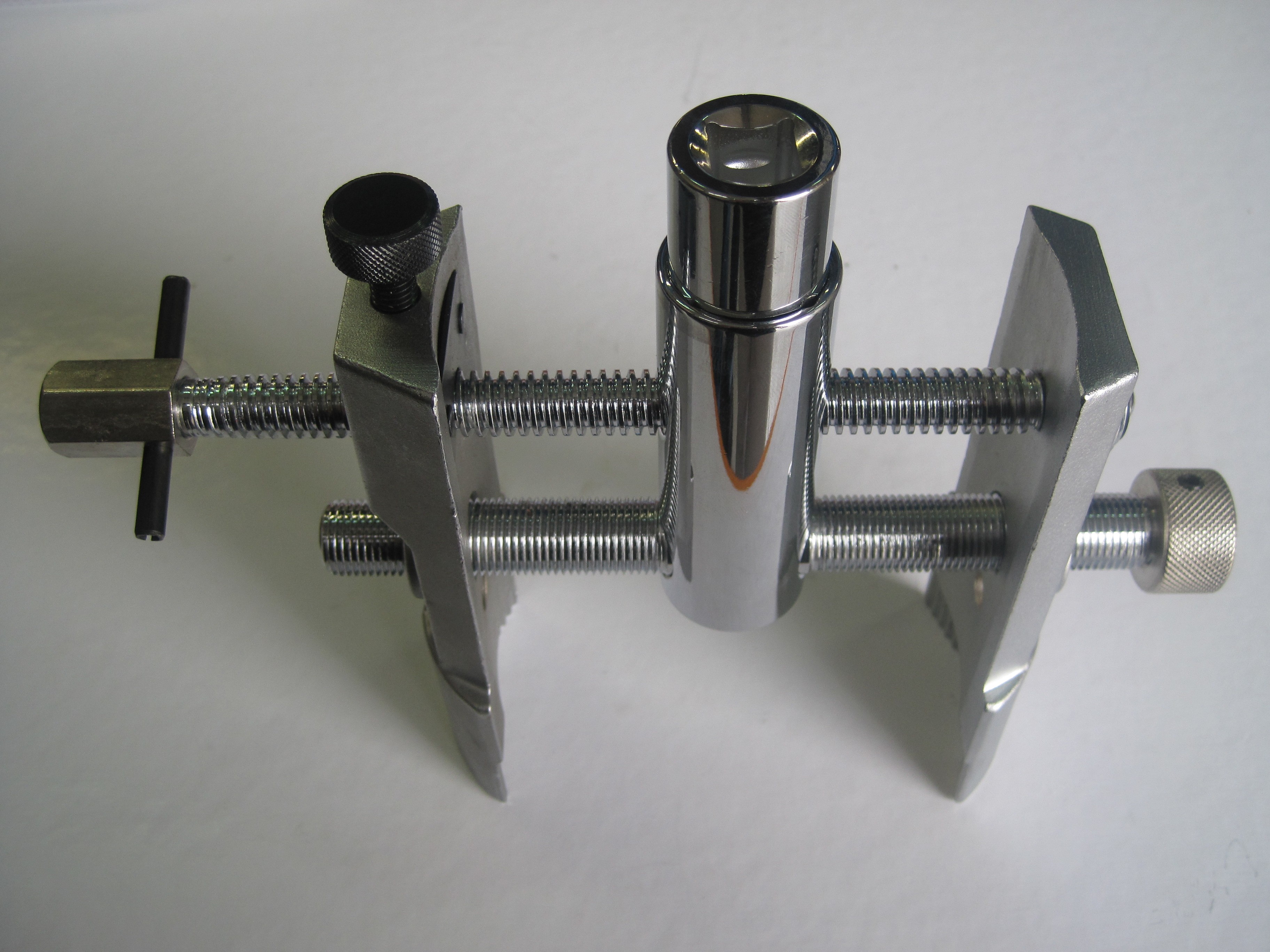 CLE REGLABLE pour 6 et 8 PANS de 49 à 135 en Coffret