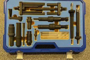 APPAREIL DE POSE ET DEPOSE DE DOUILLE DE FOND DE PUIT D'INJECTEUR IVECO F2B, F3A, F3B