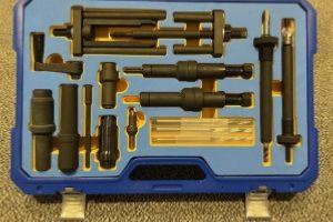 APPAREIL DE POSE ET DEPOSE DE DOUILLE DE FOND DE PUIT D'INJECTEUR IVECO F2B, F3A, F3B